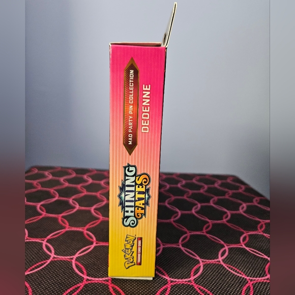 Pokemon Shining Fates Mad Party Pin Collection Dedenne - Picture 5 of 9